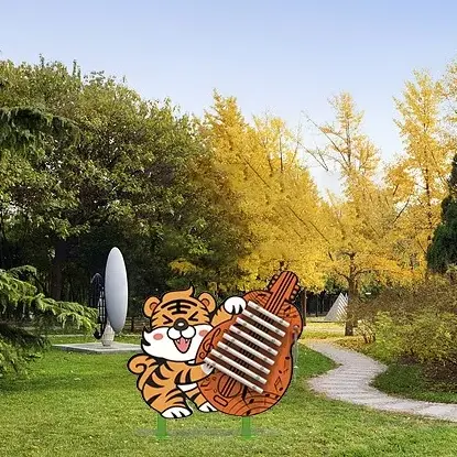 Какие материалы используются в перкуссионных инструментах на открытом воздухе?